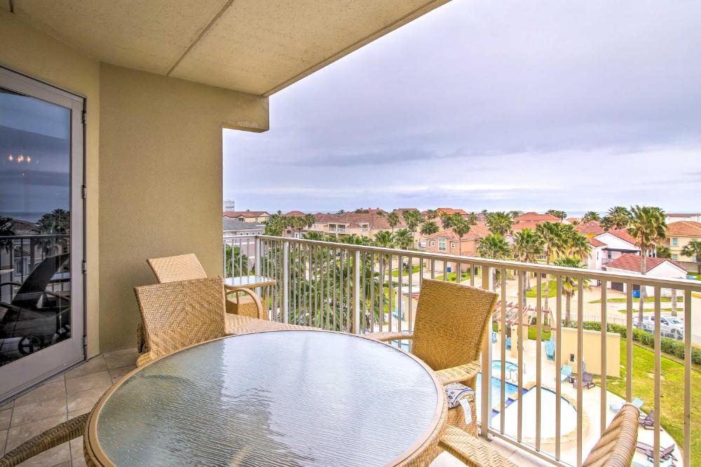 Sunny SPI Las Villas Condo with Resort Amenities!